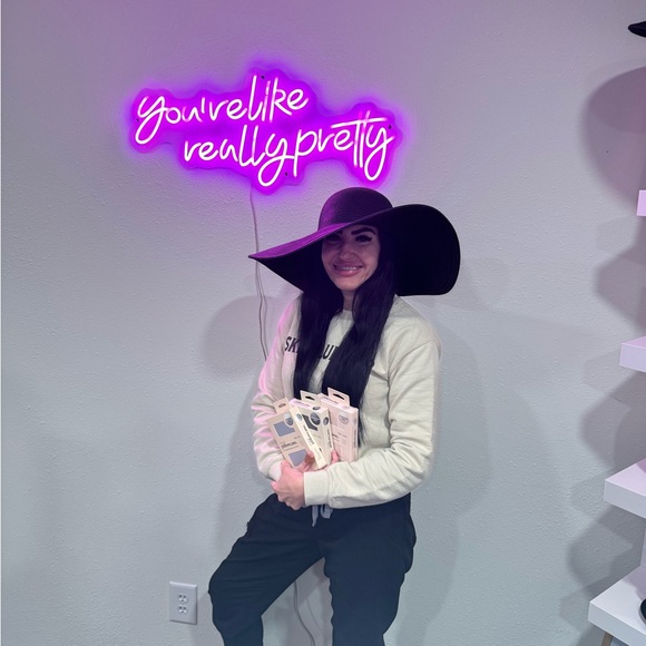 Meet your Posher, Abby - Picture 1 of 1